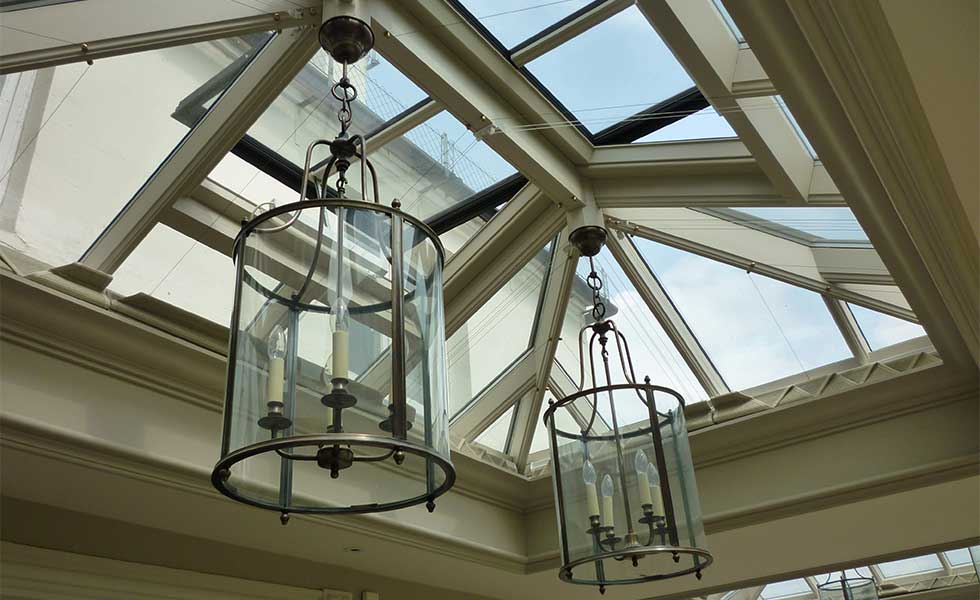 Roof lantern with pendant lights