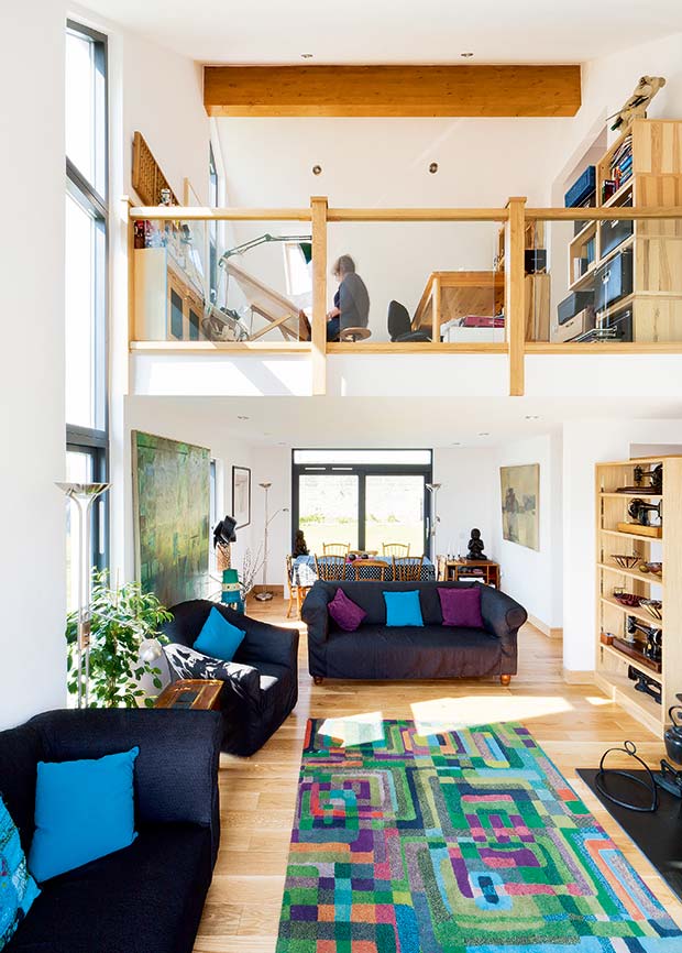 South facing lounge with mezzanine level studio