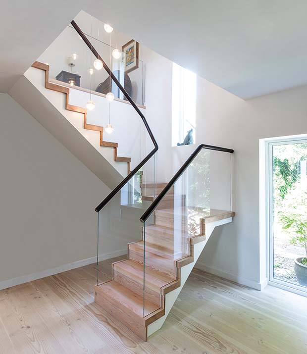 Low-iron glass balustrade has no joints