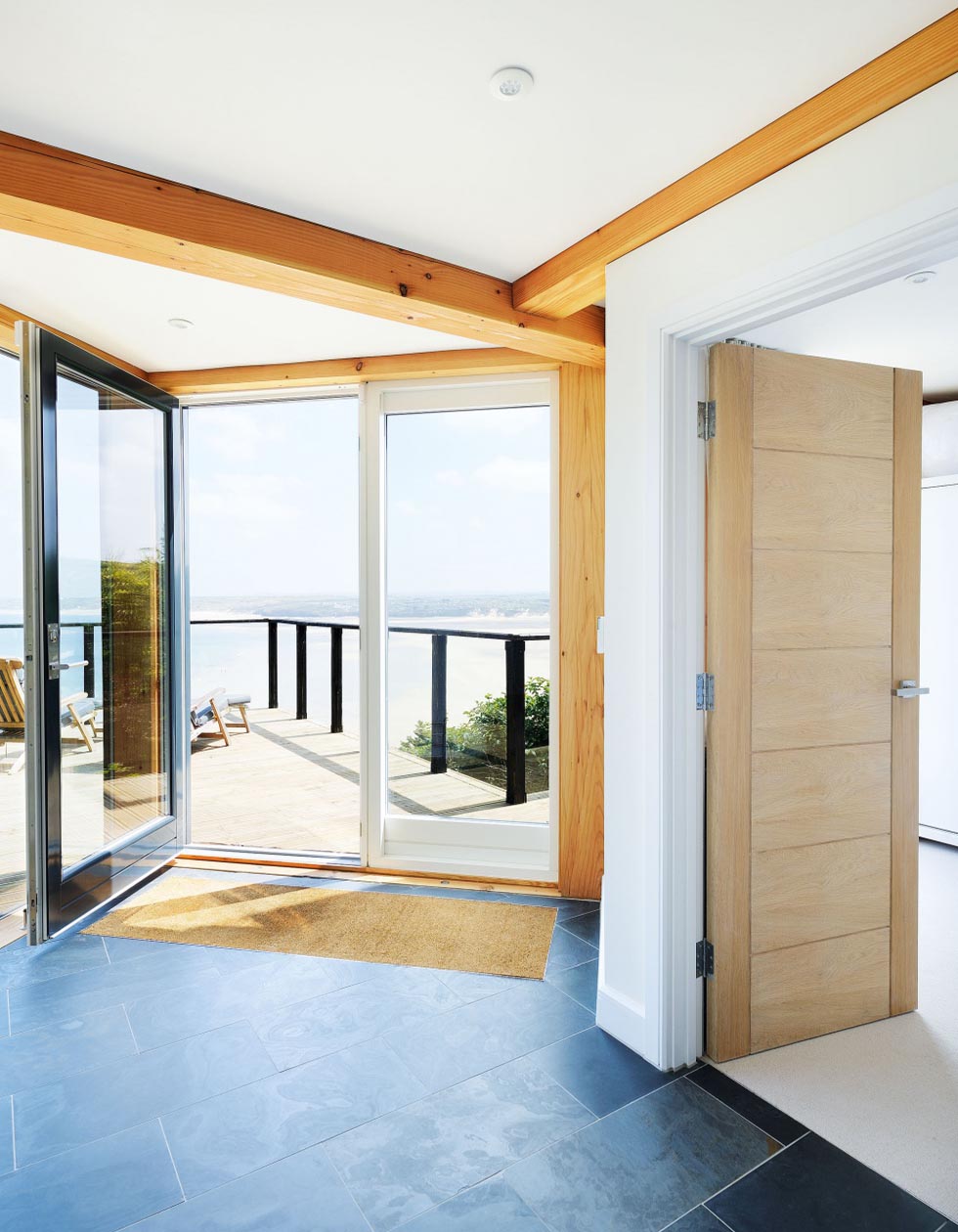 Spacious entrance hall