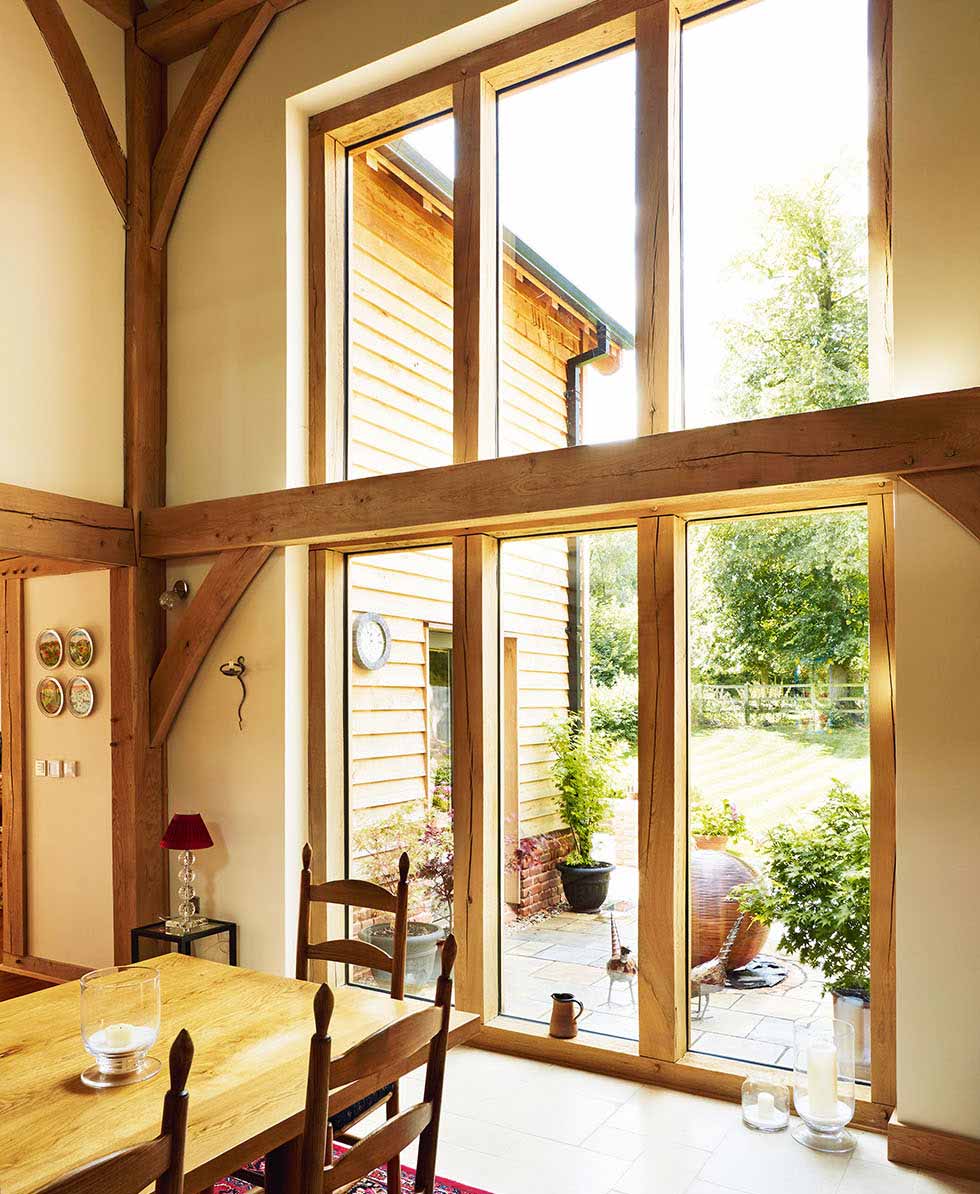 Full-height glazing in the dining room