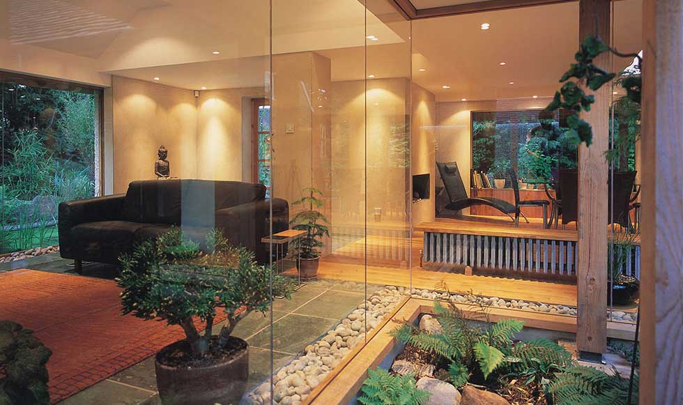 Internal courtyard of a modern cottage
