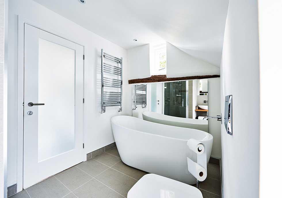 peel-cottages-bathroom