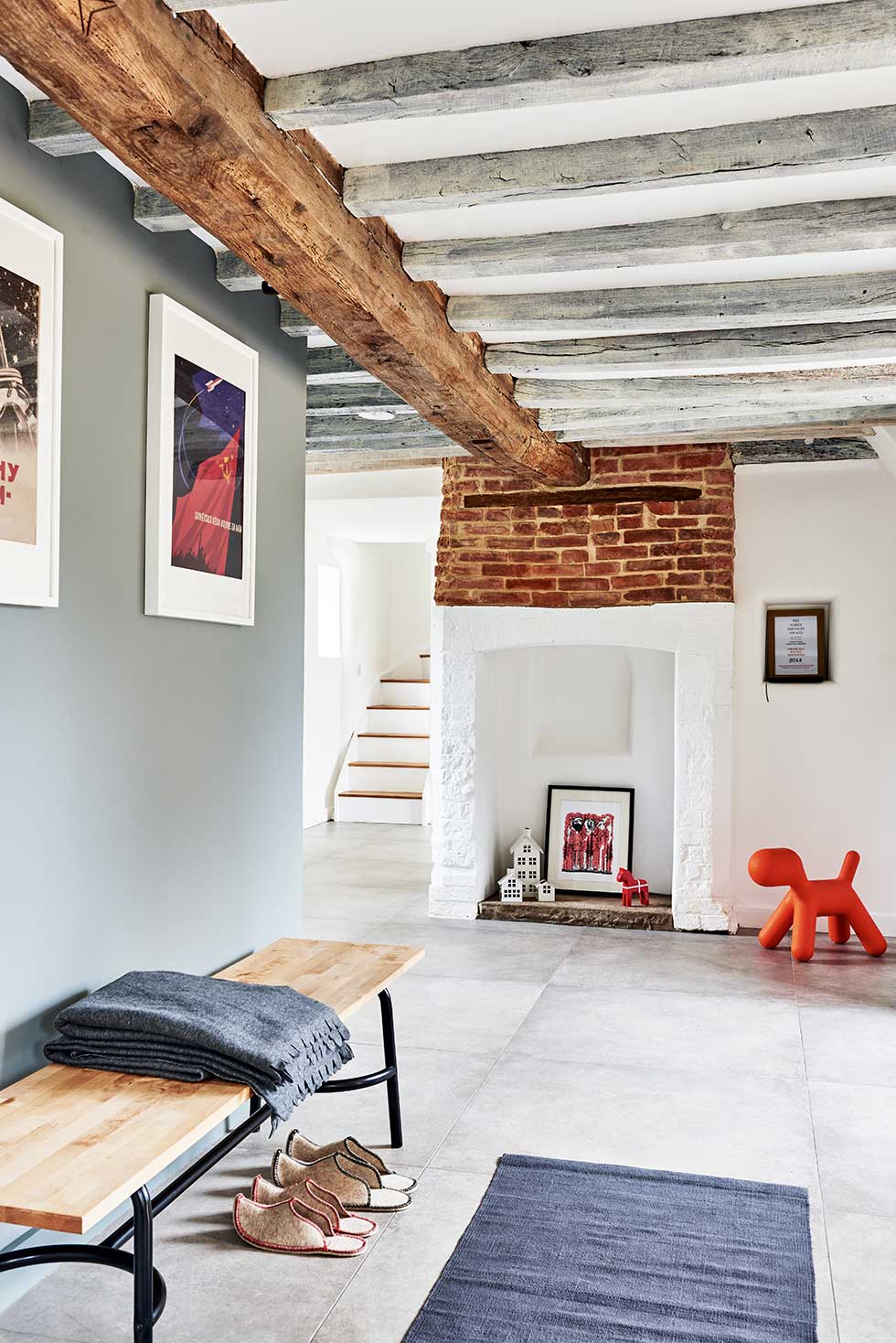 peel-cottages-seating-fireplace