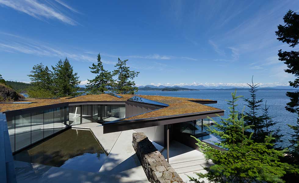 jagged roof of contemporary lakeside home