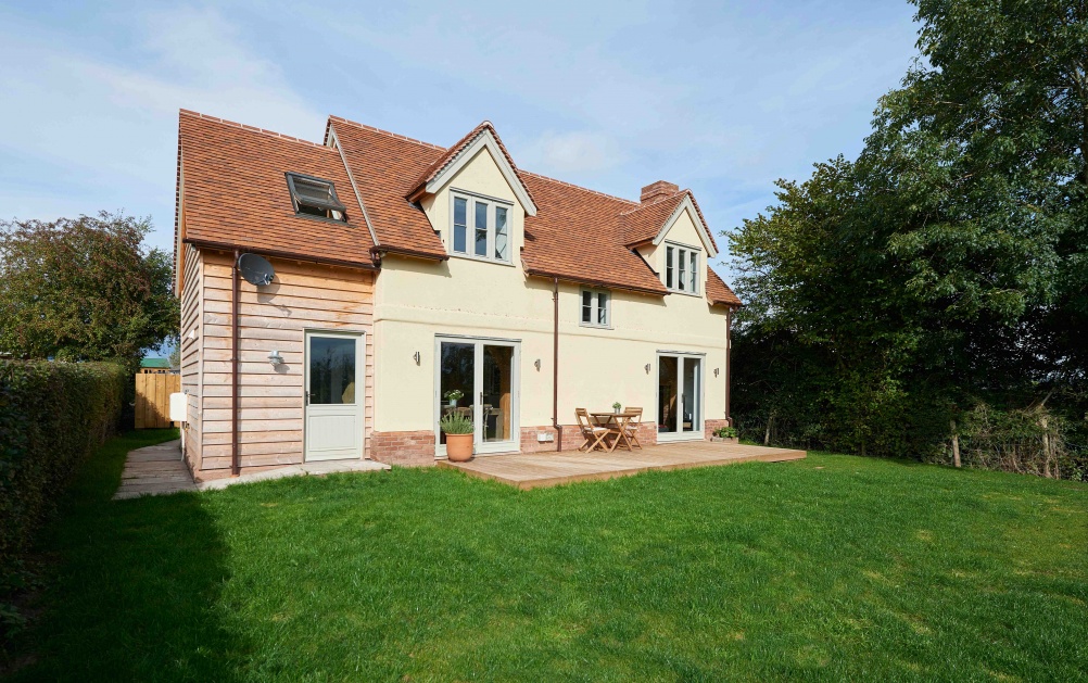 oak-frame-home-built-for-£135,000-rear-exterior