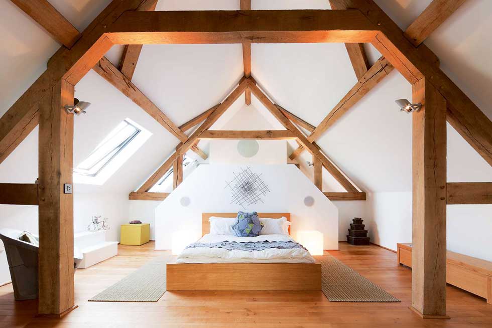 Attractive Barn Conversion Ideas Part - 2: Oak Frame Exposed Beams In The Bedroom Of A Barn Conversion