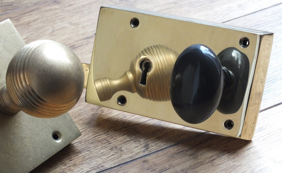 Door knob lock box