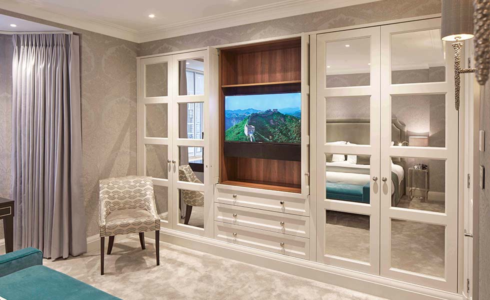 Luxury Bespoke Wardrobe in London Park Lane
