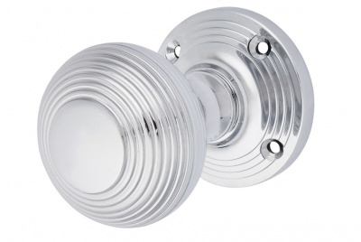 The Aglio door knob range is both stylish & durable, suitable for contemporary or traditional environments