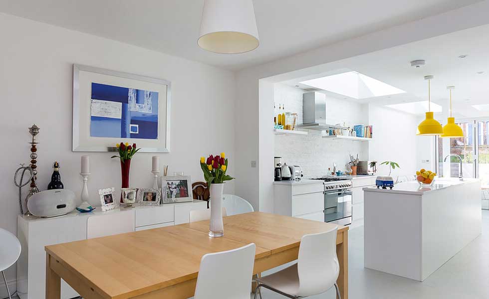 Contemporary kitchen diner in terraced house