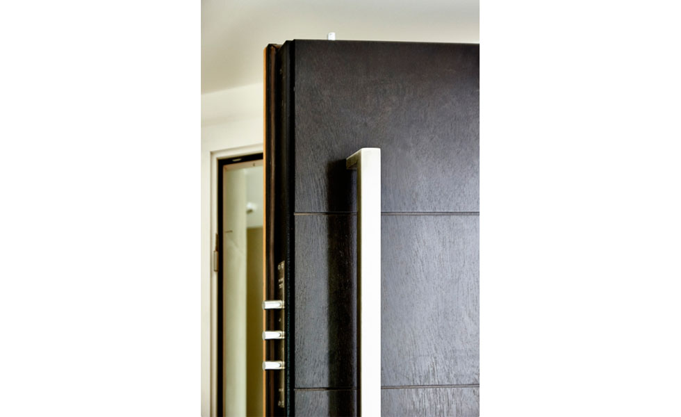 secrue-house-steel-doors
