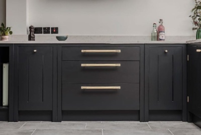 Black-brass-kitchen