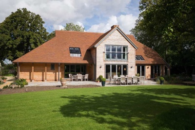 Energy-efficient timber clad home using SIPs