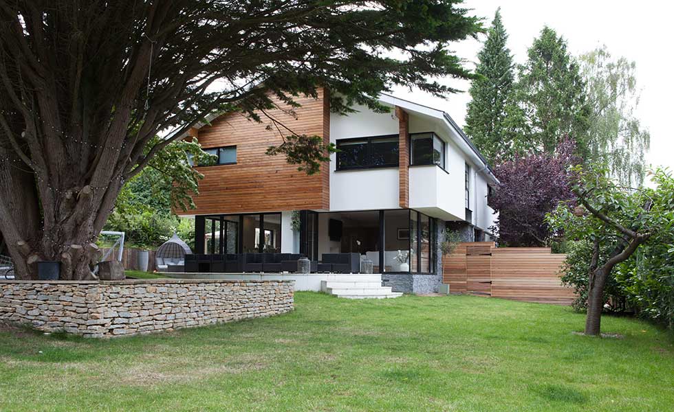 Contemporary house on awkward plot