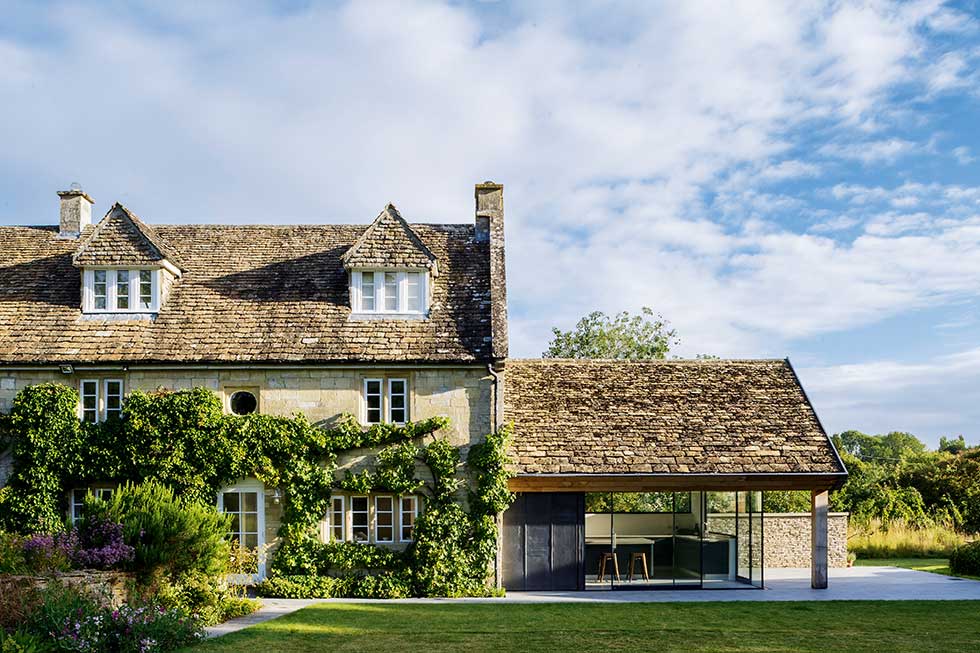 Extension and renovation of a listed cottage