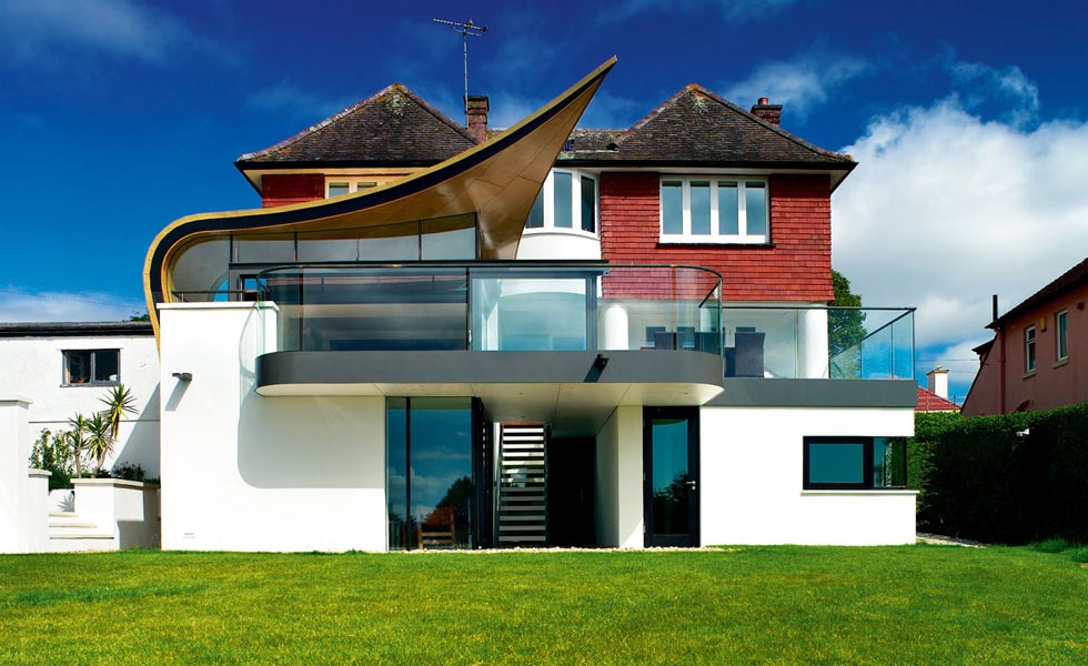 Contemporary extension to 1930s house
