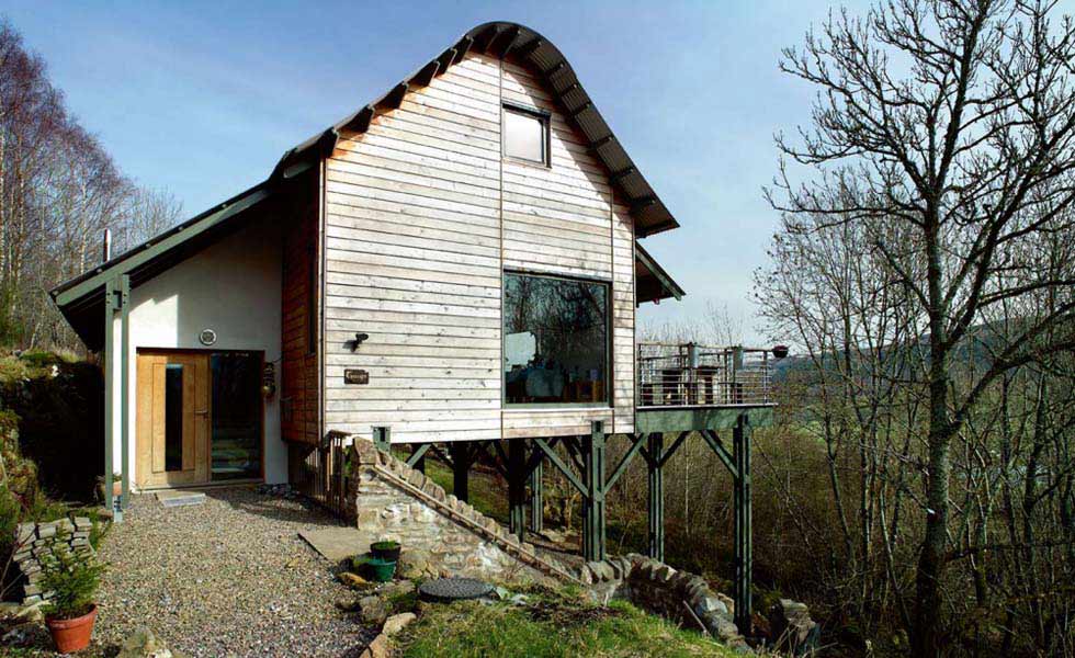 Contemporary home on hillside plot