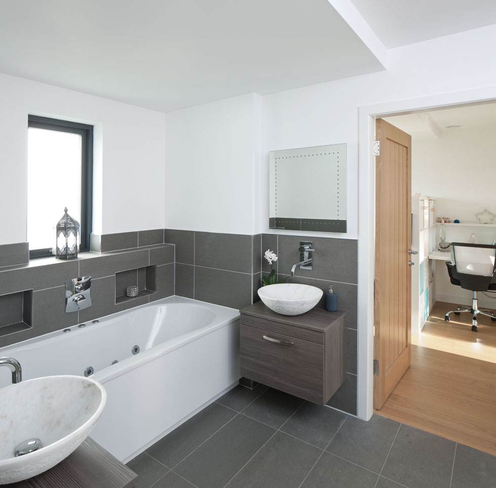 the en suite for the Jack and Jill bedrooms