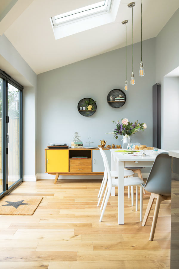 bifold doors connect the dining area with the garden