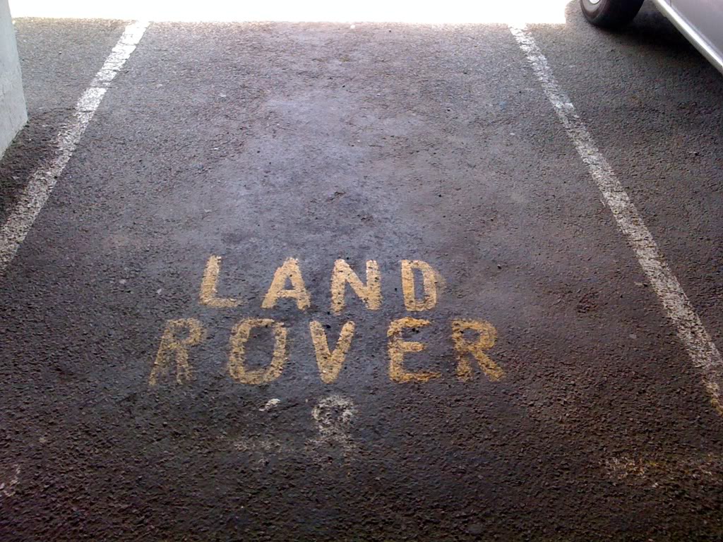 FS Plaque en t/ôle bomb/ée en m/étal pour Land Rover Parking Only 10 x 46 cm