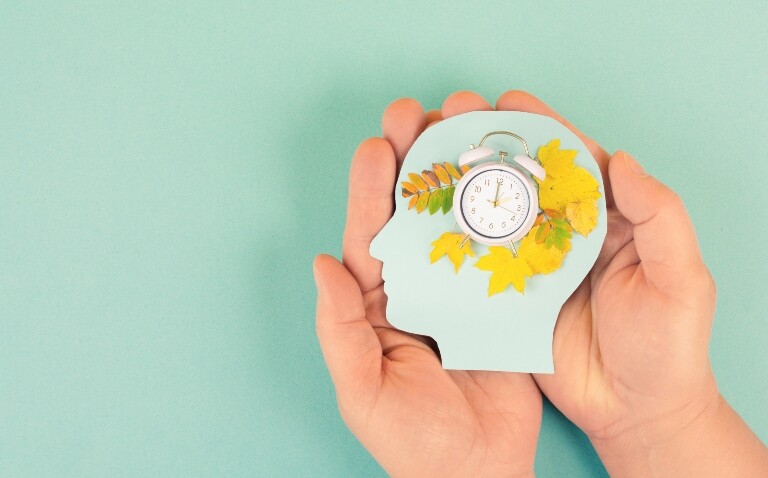 秋の時計の変更は医療システムへの需要の減少に関連していることが研究で判明