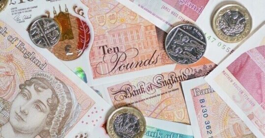 Nurses reject NHS pay award in record RCN vote