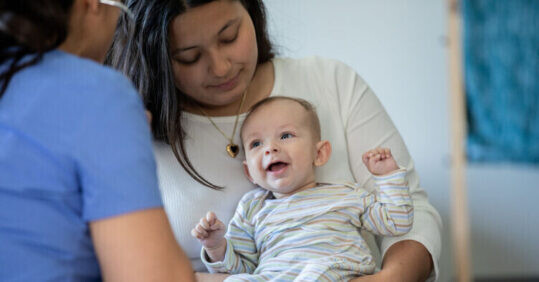 Health visitor training to support healthy relationships between parents and babies