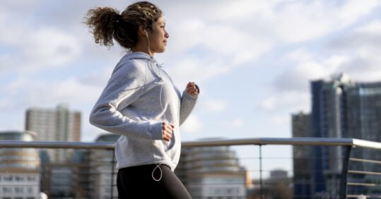 Air pollution significantly cuts health benefits of exercise, study suggests