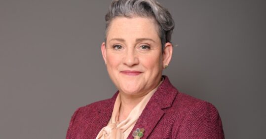 Public health minister steps down to continue cancer treatment