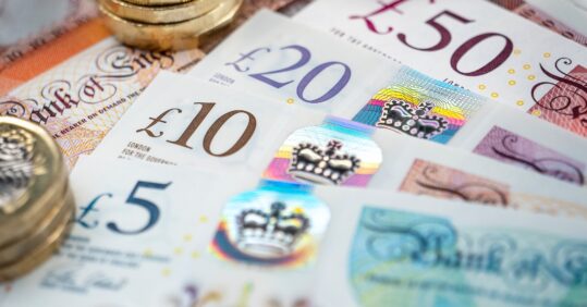 NHS nurses to receive 3.3% pay rise in April