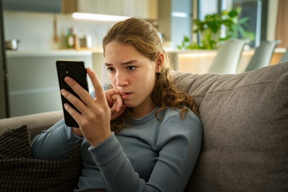 Children’s online safety should be treated as public health issue, says RCGP