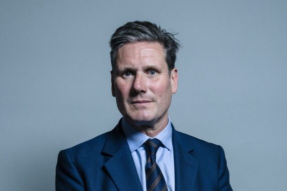 Starmer threatens to pull 1,000 doctor training posts if residents don’t accept deal