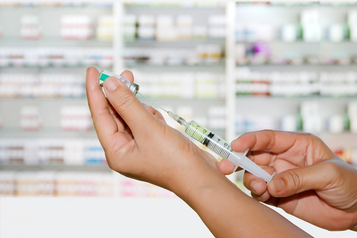 Pharmacy one-off MenB programme excluding GPs has 'significant problems'