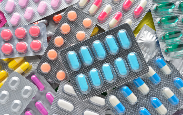 pile of many different pills to represent polypharmacy