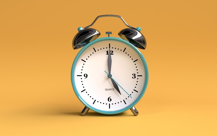 Clock showing 5pm