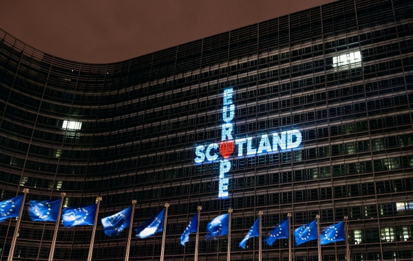 Scotland Loves Europe projected onto the EU Commission