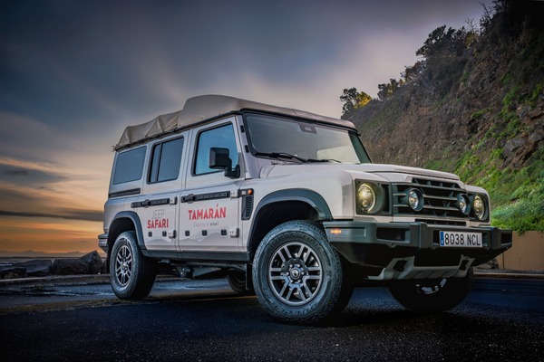 TAMARÁN take delivery 22 7-seat, open-top Grenadiers