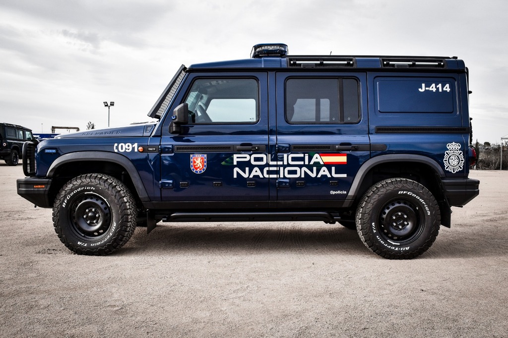 Spanish National Police INEOS Grenadier 03.jpeg