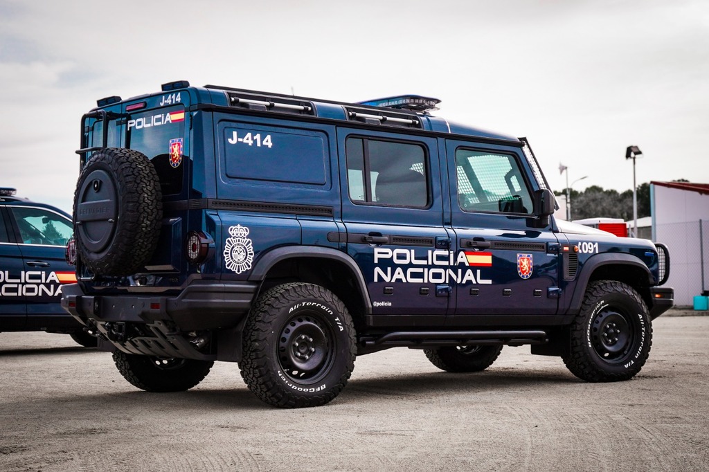 Spanish National Police INEOS Grenadier 04.jpeg