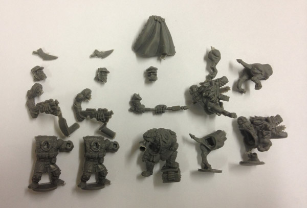 This bag contains the Commando Captain, two Mawbeasts and two Commandos.