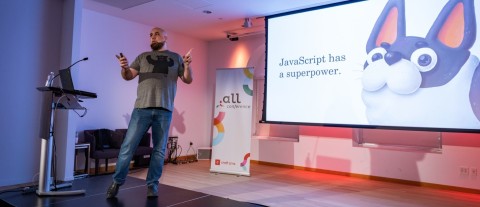 Andrew Welch presenting at Dot All 2019