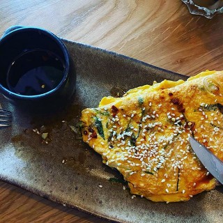 Happy Pancake Day! What a way to start the day with a breakfast cocktail and Korean pancake at @bahabowness with @createaflock - great #networking event!