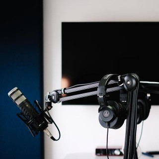 Have you ever wanted to start a business podcast?We’ll be opening the doors to hire out our new podcast studio when social distancing allows us, so if you’re interested in learning more, join our mailing list at https://podpod.co or read the blog post at https://adigital.agency/blog.