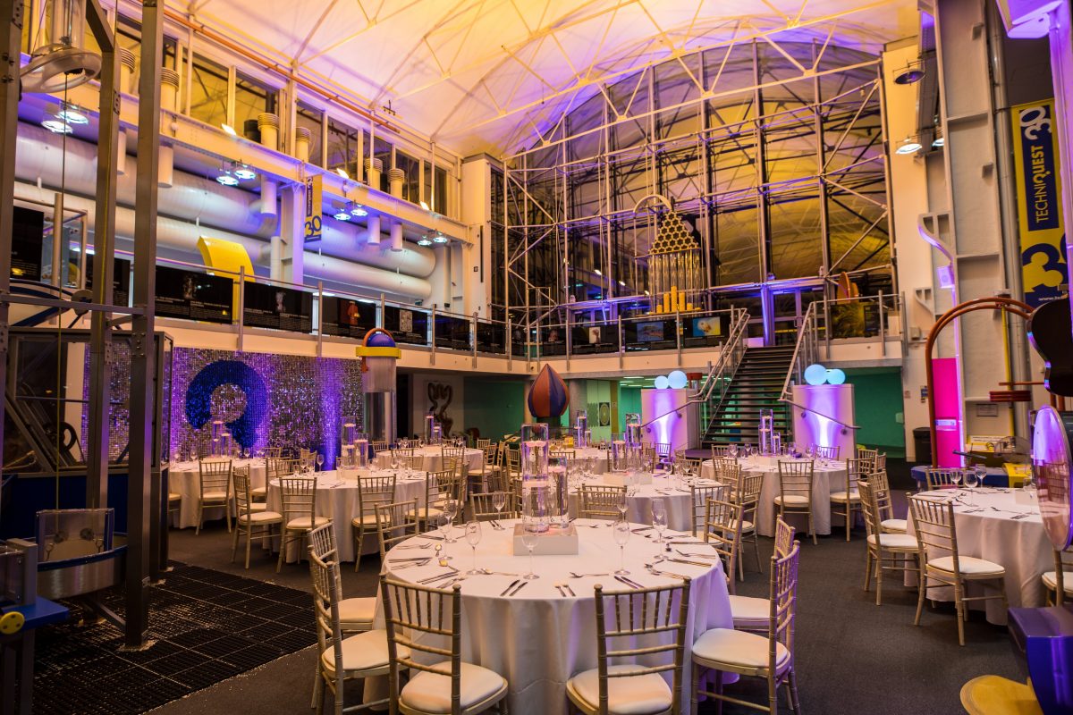 How to throw an amazing gala or dinner party • Techniquest