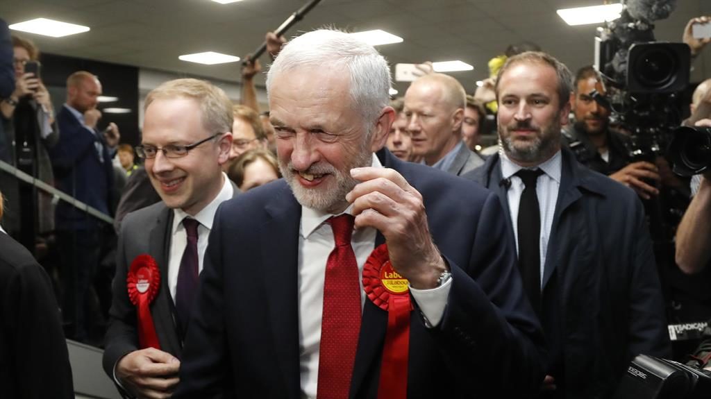 Hundreds demonstrate against Theresa May's alliance with the DUP Hundreds demonstrate against Theresa May's alliance with the DUP