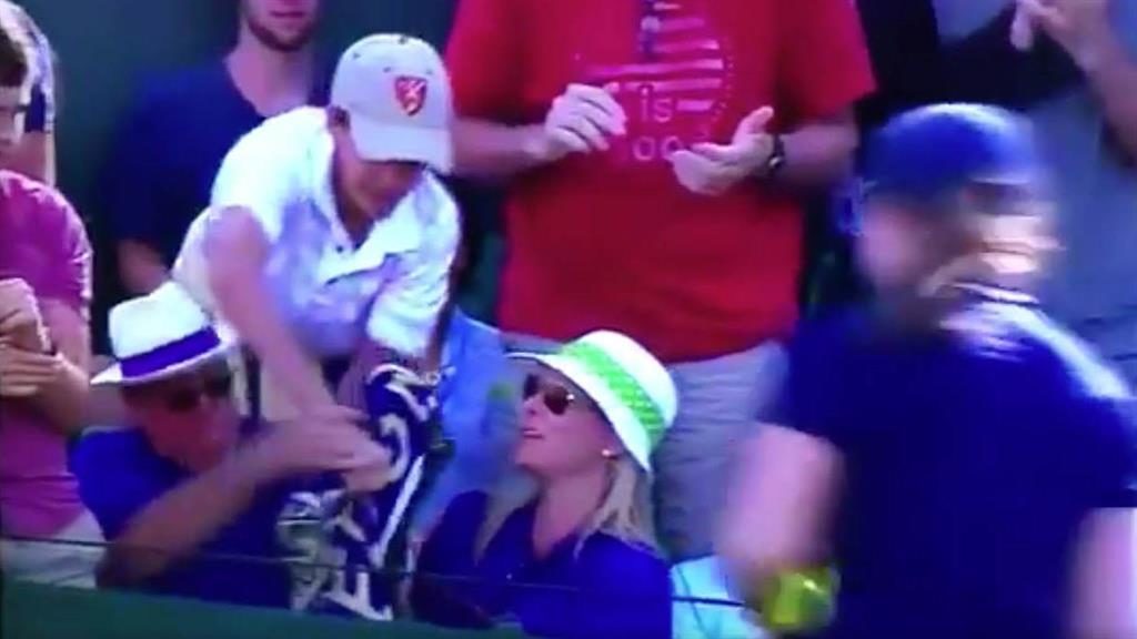 Old Man Acts Complete Dick, Robs Towel From Young Fan At Wimbledon