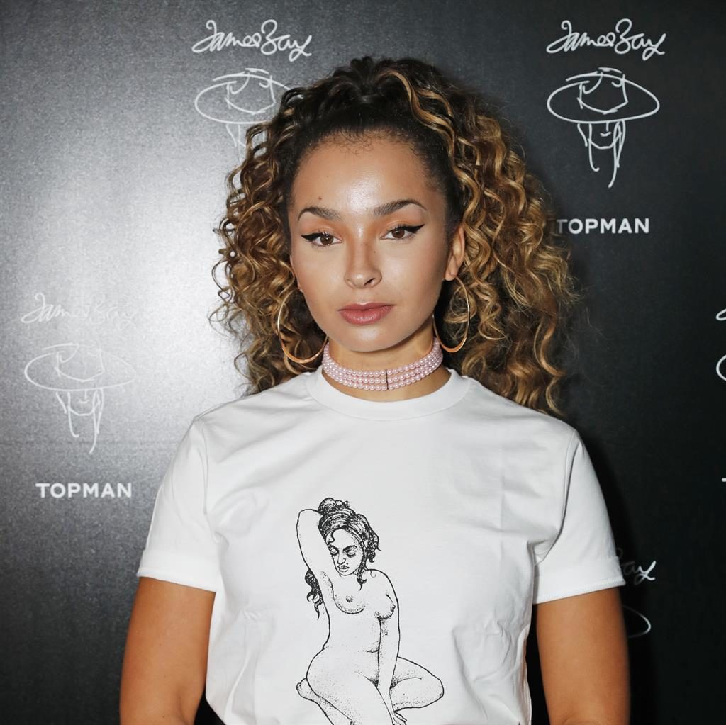 Why Ella Eyre is Ego to please mum Metro Newspaper UK