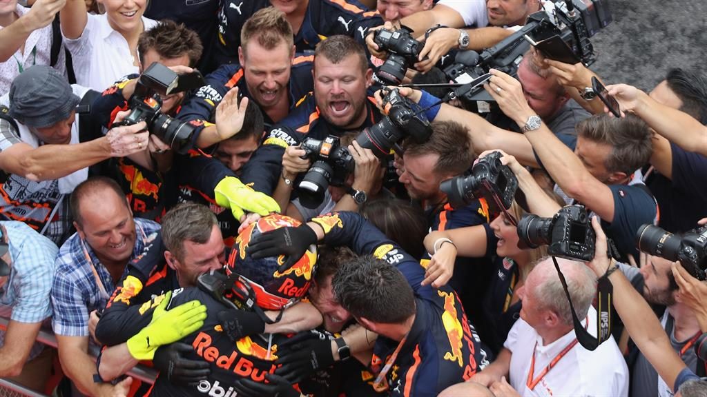 Vettel saves face for Ferrari after Raikkonen's misfortune Vettel saves face for Ferrari after Raikkonen's misfortune
