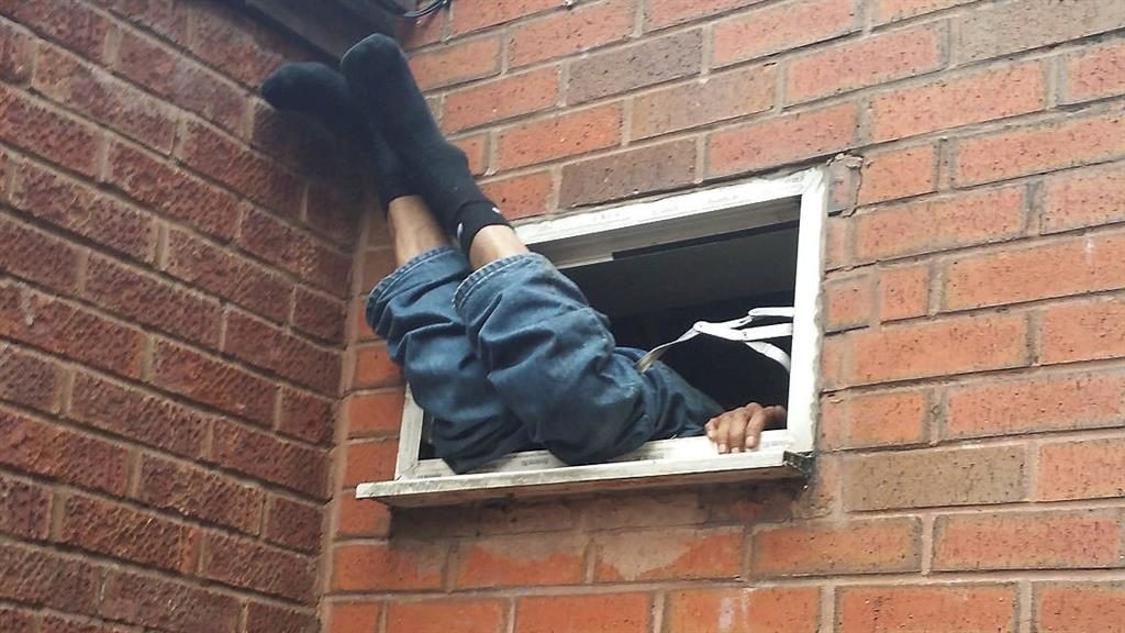 What the Cluck? Fried Chicken Restaurant Crook Foiled by Fan Unit What the Cluck? Fried Chicken Restaurant Crook Foiled by Fan Unit